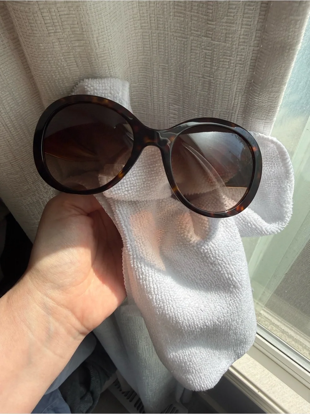 Burberry Tortoiseshell Oversized Sunglasses with Brown Gradient Lenses